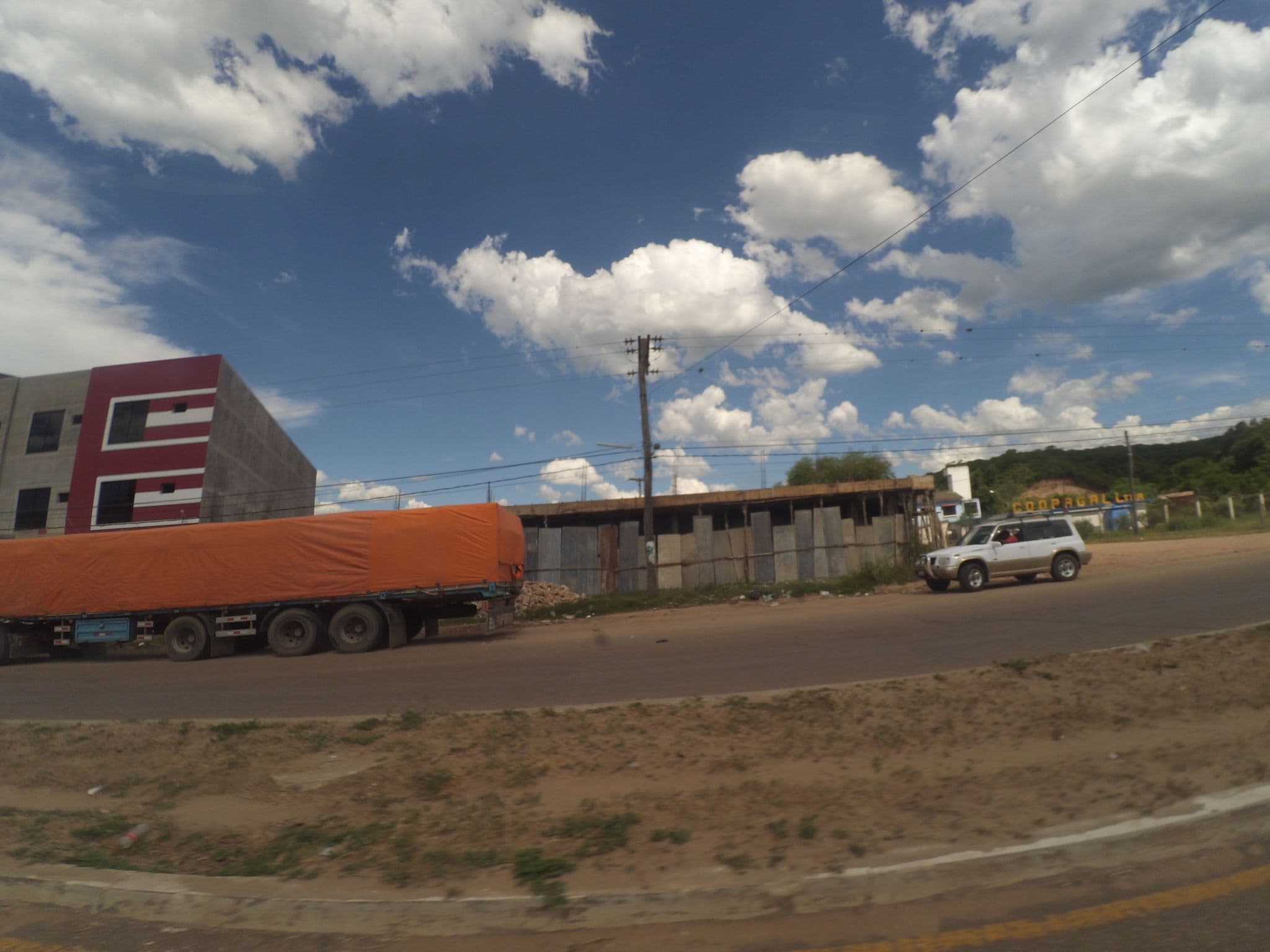 Street view near Alojamiento, Camiri — © yoviajo (CC BY-SA · Mapillary)
