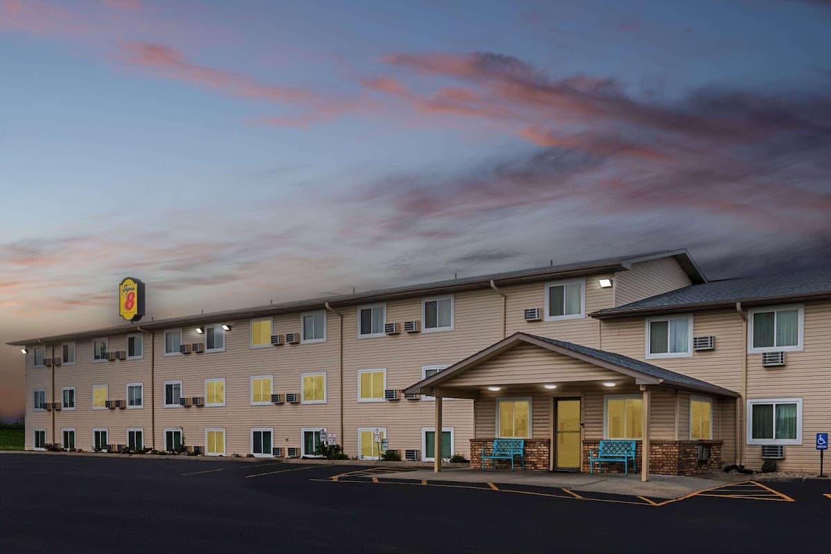 Super 8 by Wyndham Council Bluffs IA Omaha NE Area, Motel in Council Bluffs