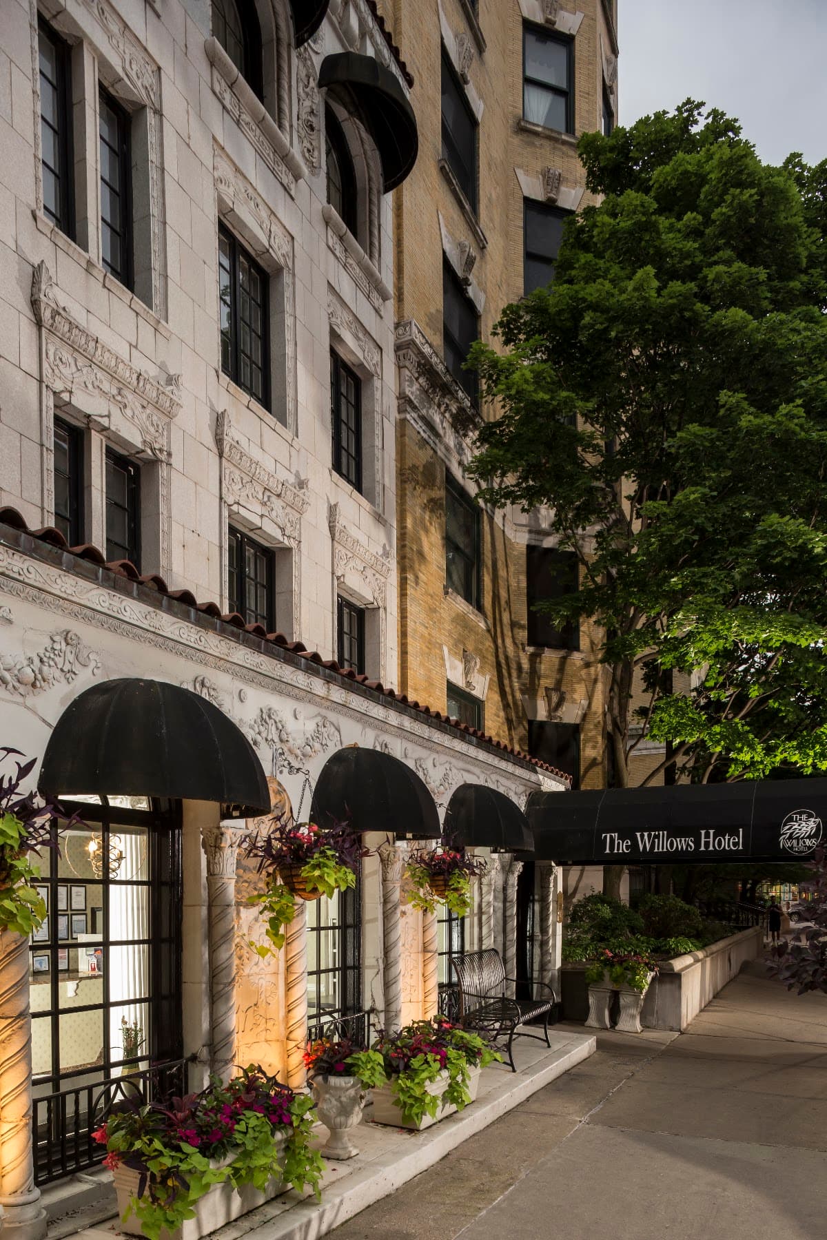 The Willows, Hotel in Lincoln Park