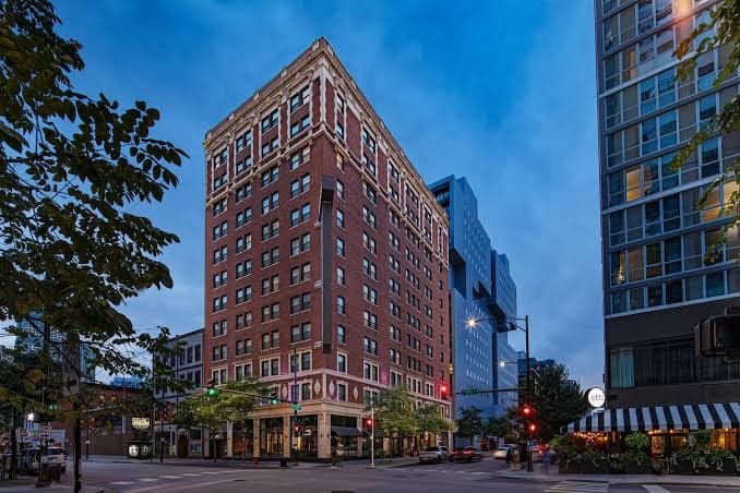 Hotel Felix, Hotel in Near North Side