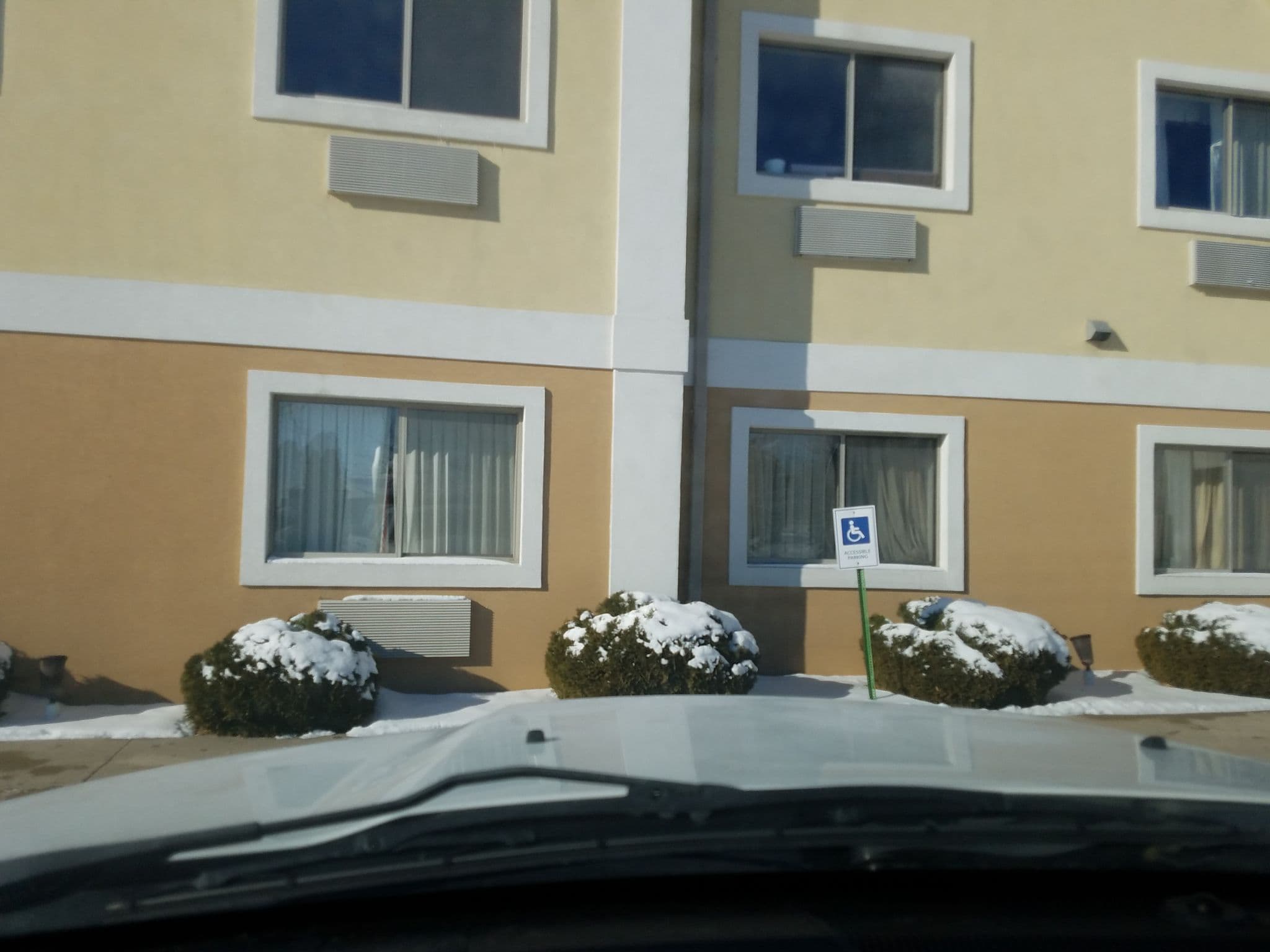 Street view near Comfort Inn, Kendallville — © roadtechie (CC BY-SA · Mapillary)