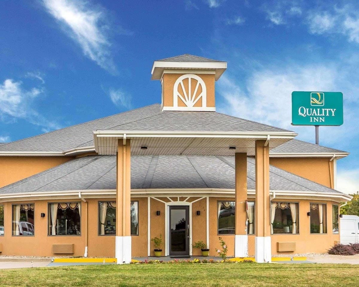 Quality Inn Morton at I-74, Hotel in Morton