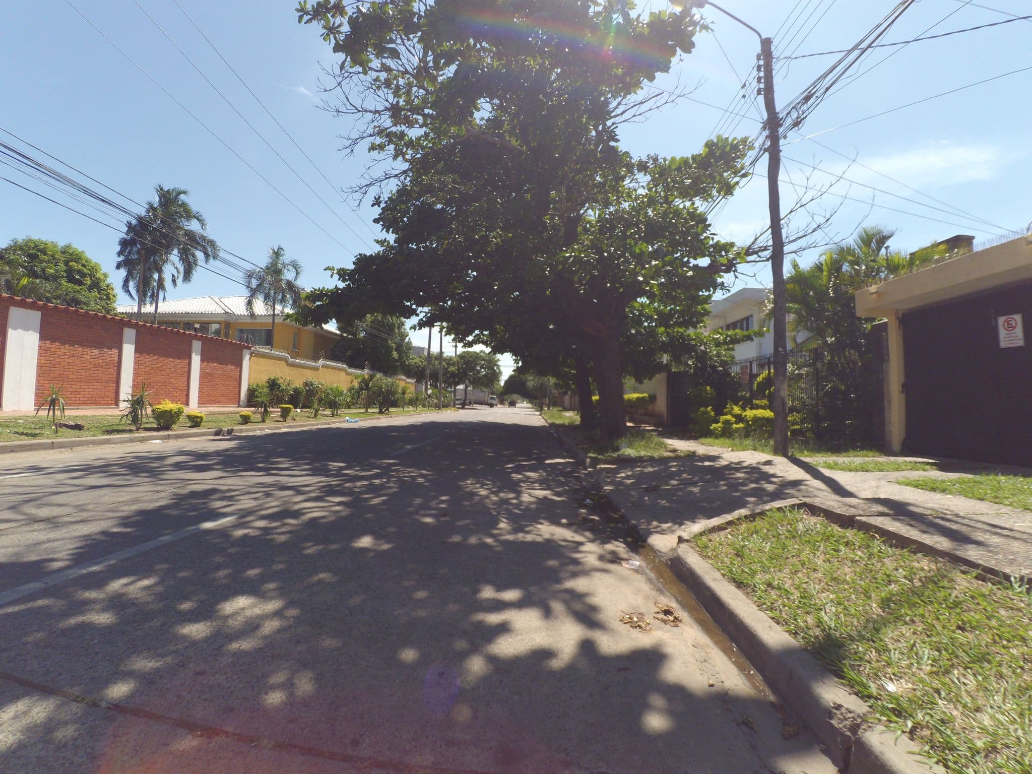 Street view near Las Palmas, Santa Cruz de la Sierra
