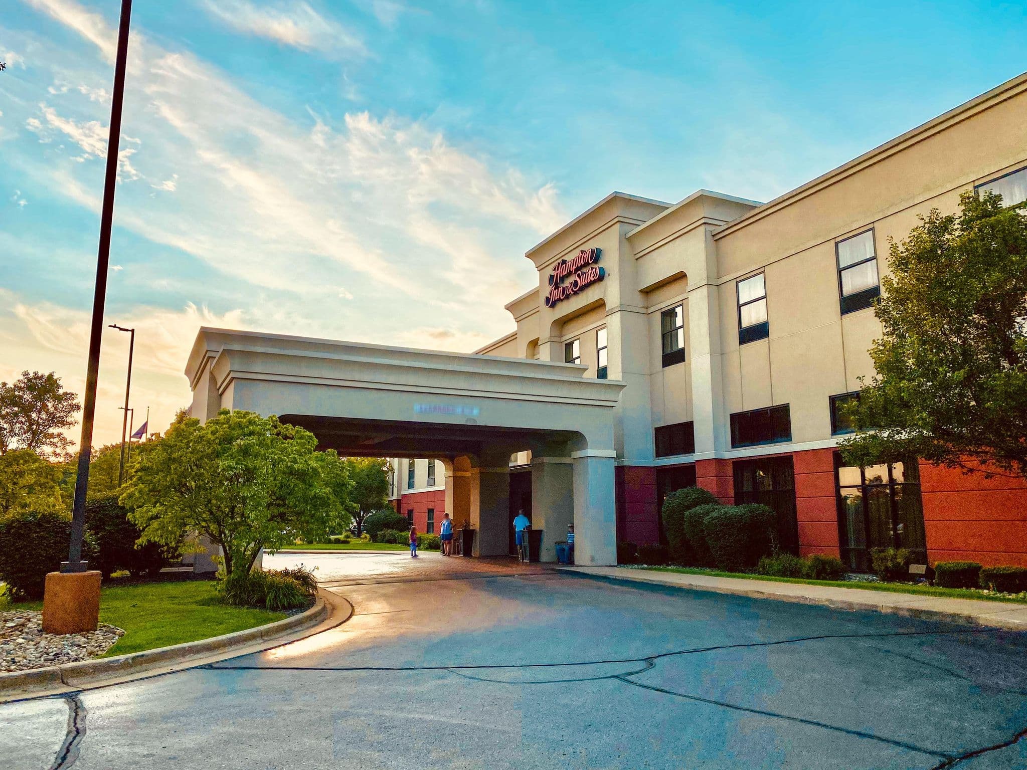 Street view near Hampton Inn Kalamazoo/Oshtemo, Kalamazoo — © slimguy (CC BY-SA · Mapillary)