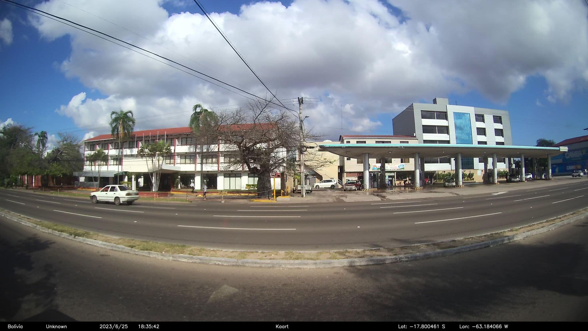 Street view near Las Palmas, Santa Cruz de la Sierra