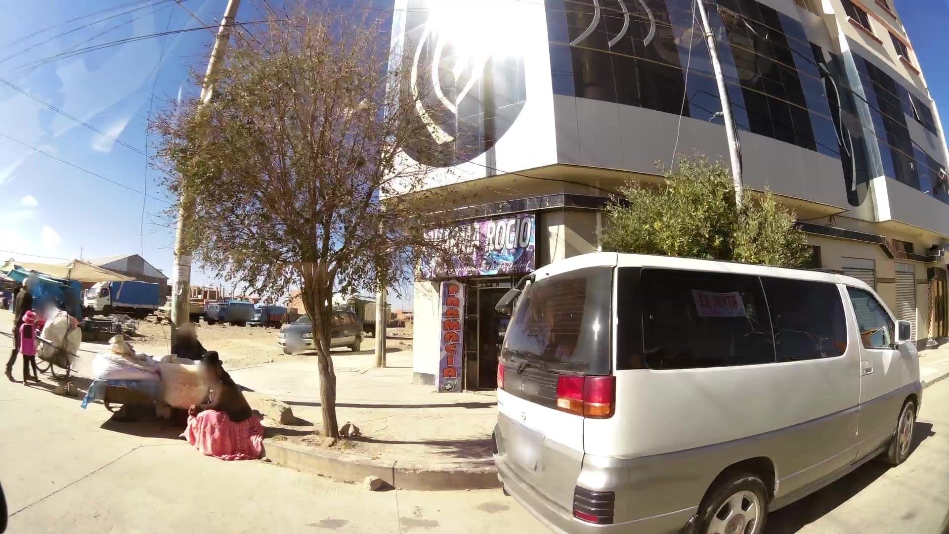 Street view near Perla Negra, La Paz