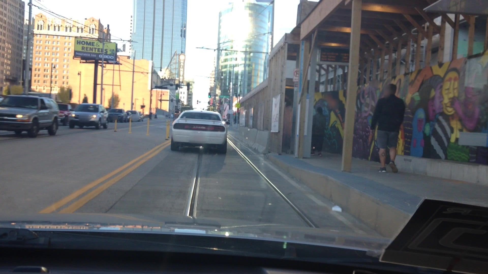 Street view near Hampton Inn & Suites, Kansas City — © lvl5 (CC BY-SA · Mapillary)