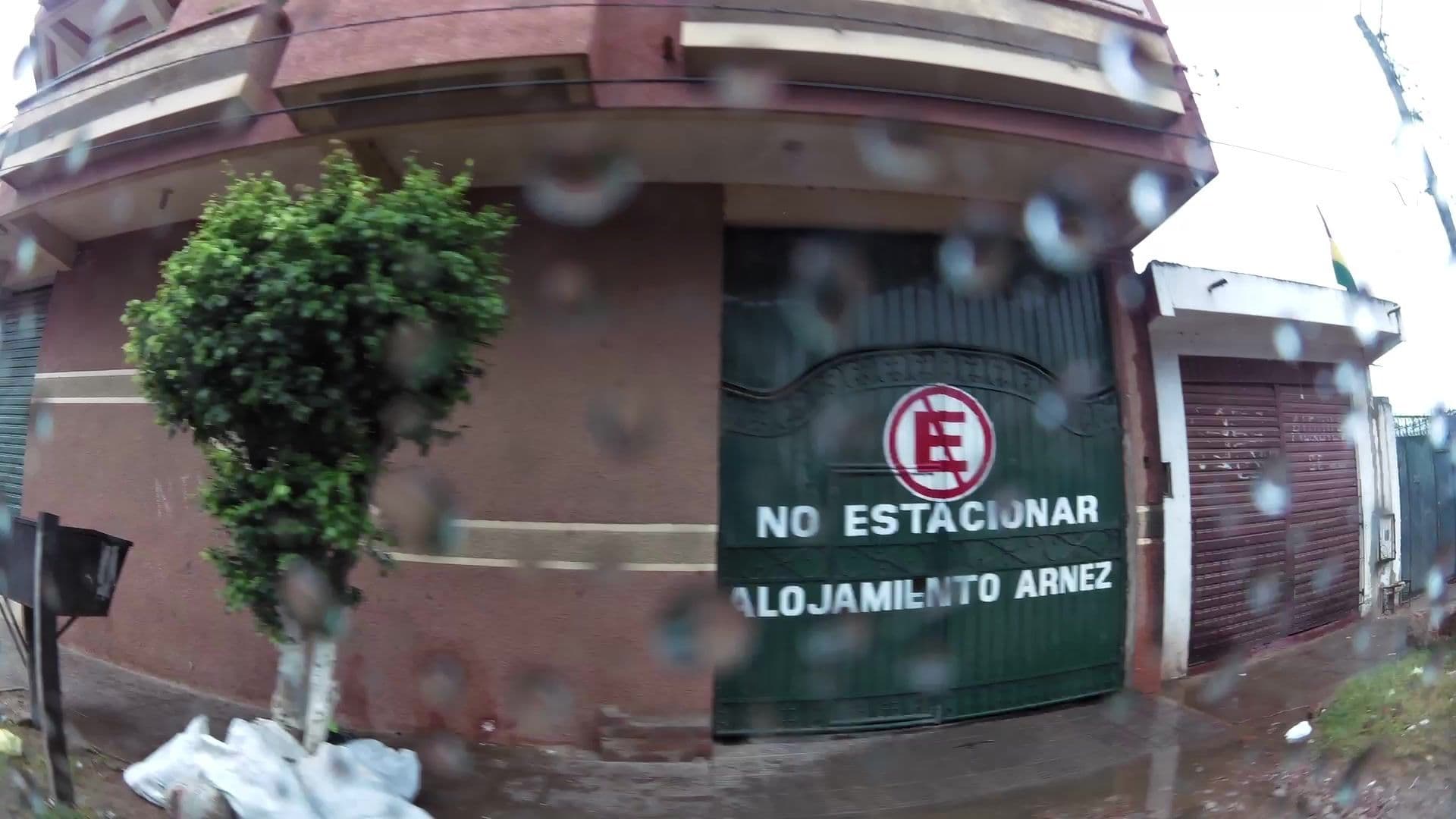 Street view near Arnez Alojamiento, Santa Cruz de la Sierra — © kaartcam (CC BY-SA · Mapillary)