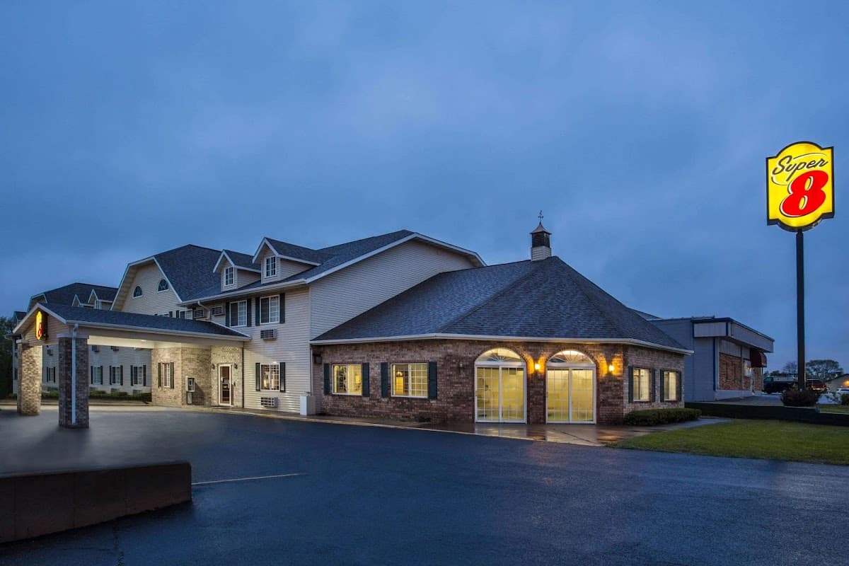 Super 8 by Wyndham Reedsburg, Motel in Reedsburg