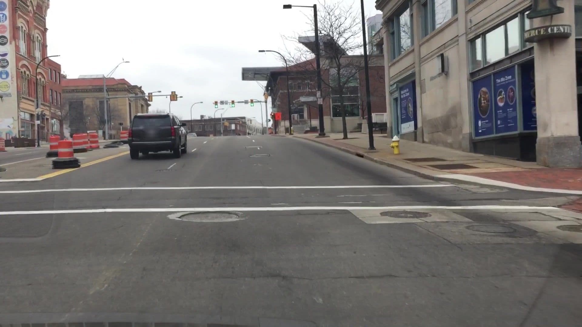 Street view near Blutique, Akron — © lvl5 (CC BY-SA · Mapillary)