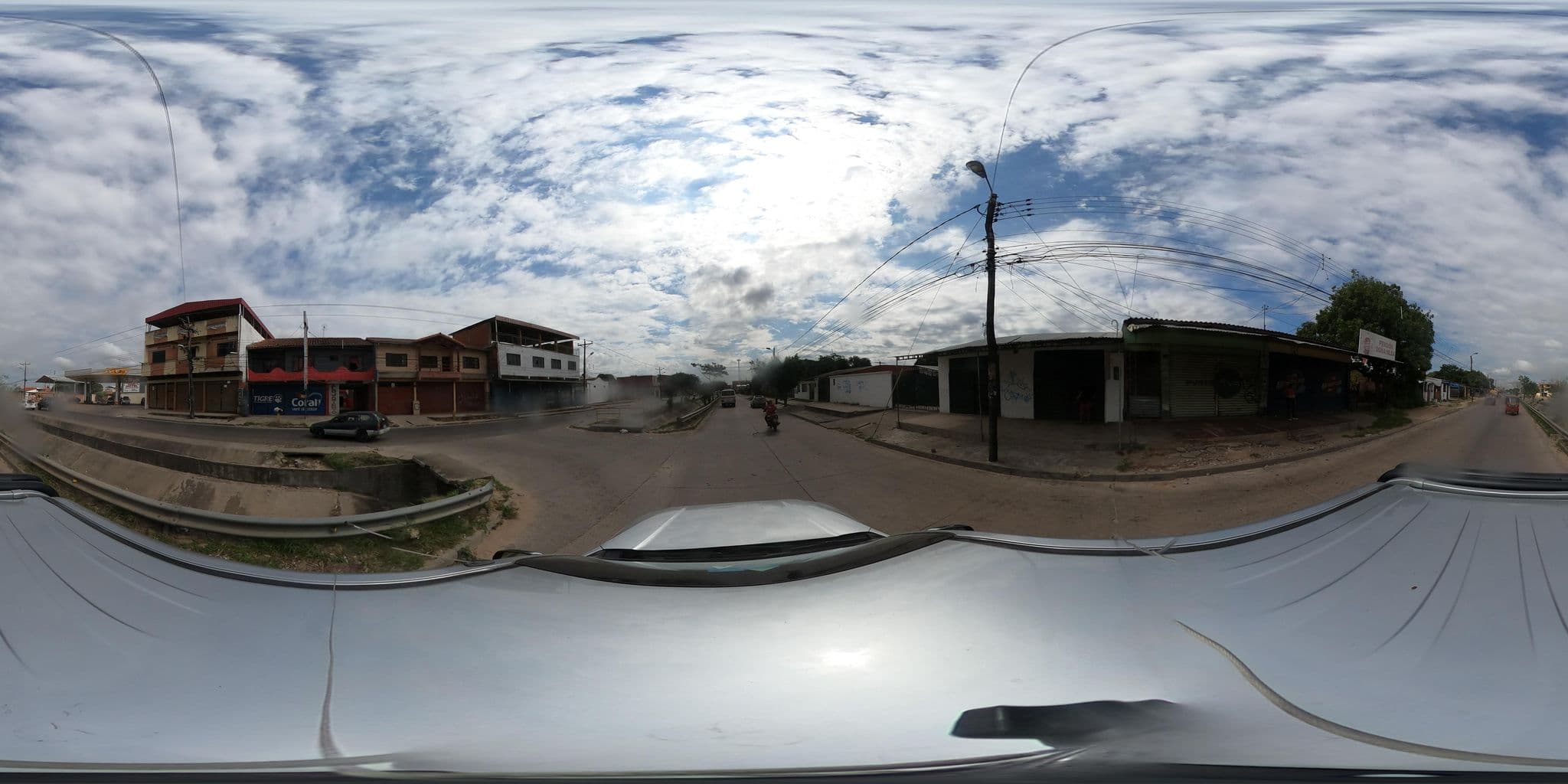 Street view near Almeria Alojamiento, Santa Cruz de la Sierra — © kaart_2 (CC BY-SA · Mapillary)
