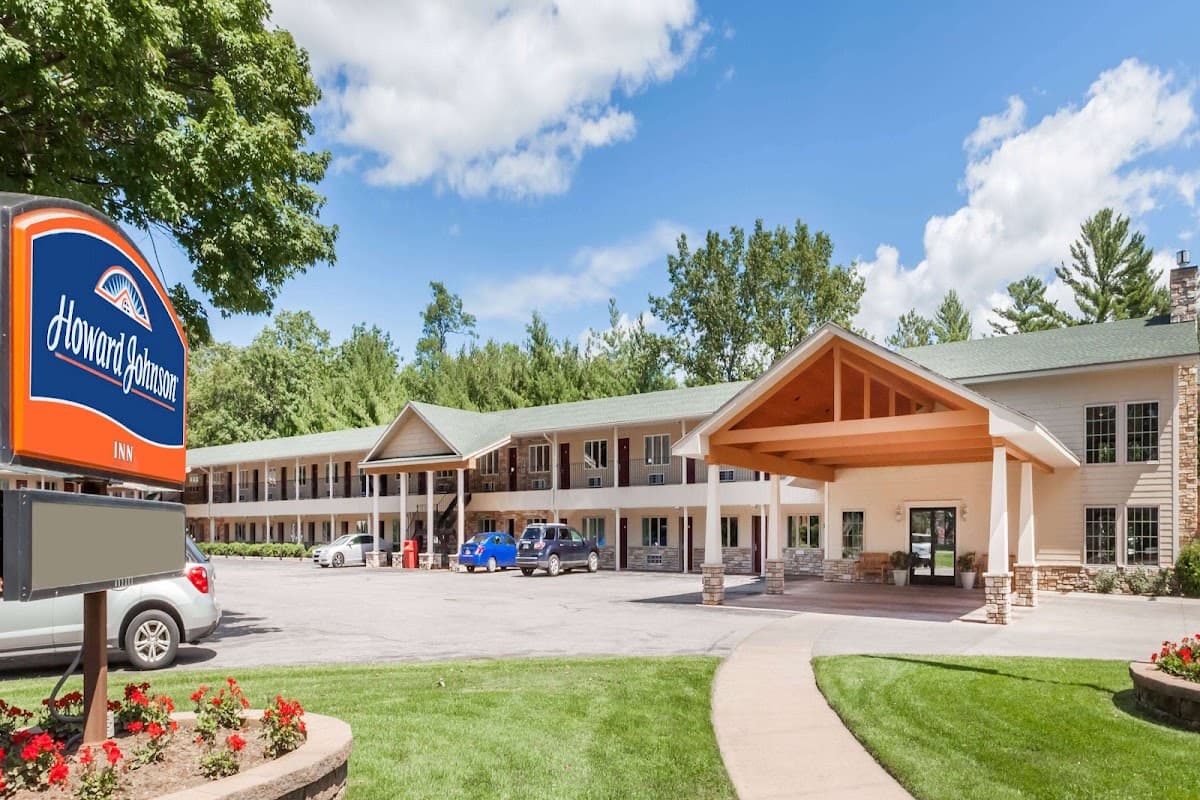 Howard Johnson by Wyndham Traverse City, Hotel in Traverse City