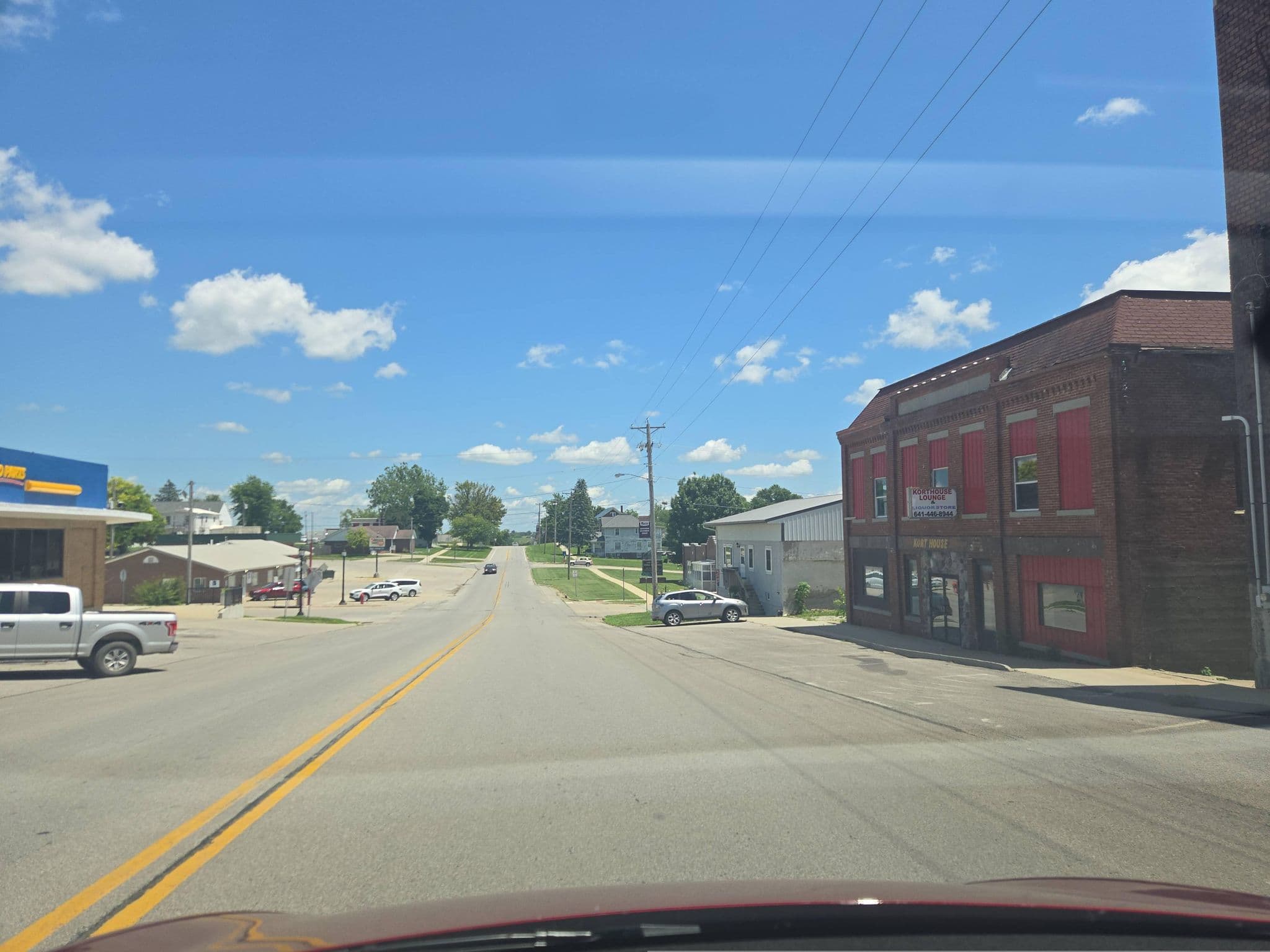 Street view near Main Street Hotel, Leon — © Montrose_Lyle (CC BY-SA · Mapillary)