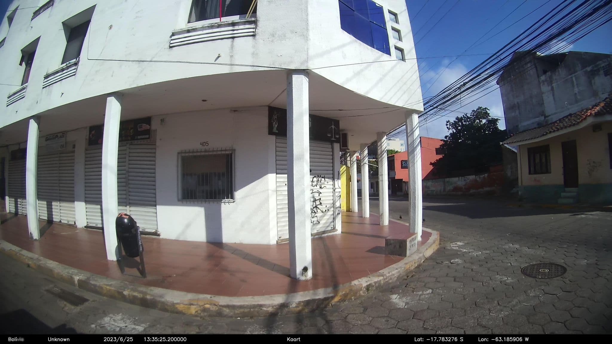 Street view near Alojamiento 24 de Septiembre, Santa Cruz de la Sierra — © kaart_2 (CC BY-SA · Mapillary)