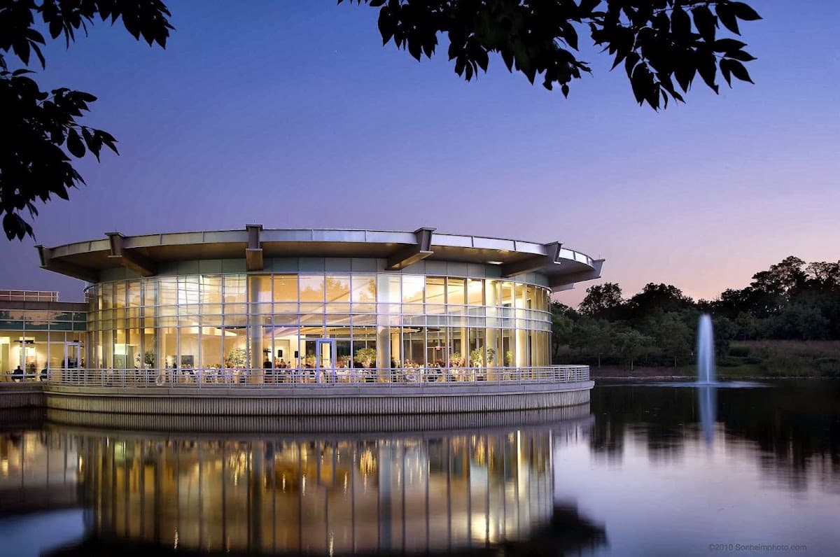 DoubleTree Suites by Hilton Hotel & Conference Center Chicago – Downers Grove, Hotel in Downers Grove