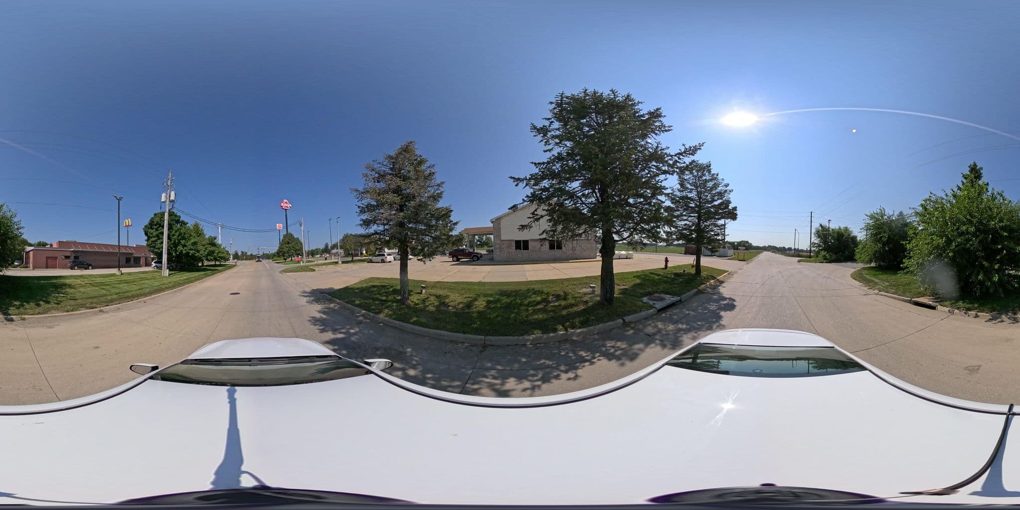 Street view near Days Inn, Elk Run Heights — © FeetAndInches (CC BY-SA · Mapillary)