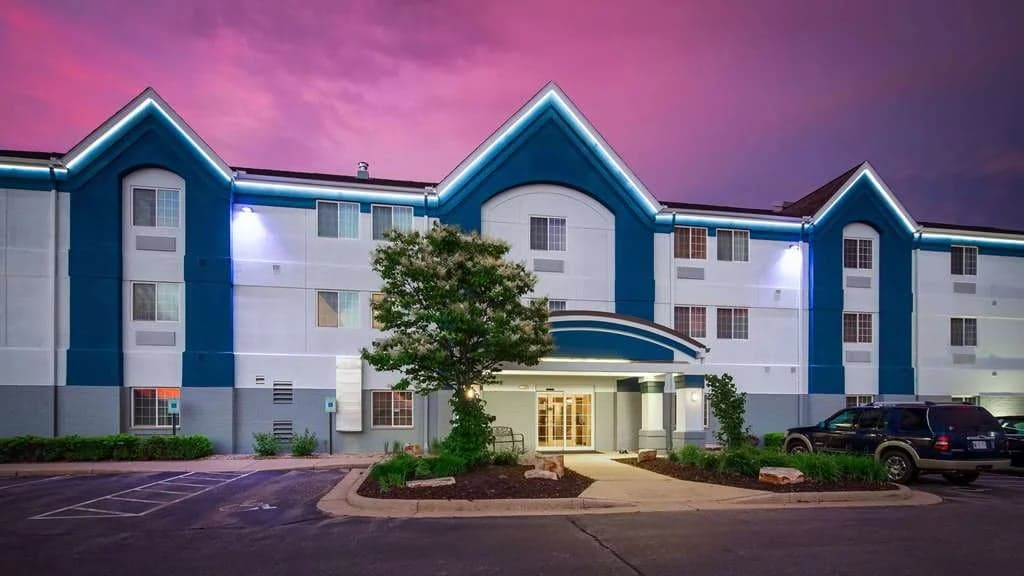 BEST WESTERN PLUS Wausau-Rothschild Hotel, Hotel in Rothschild