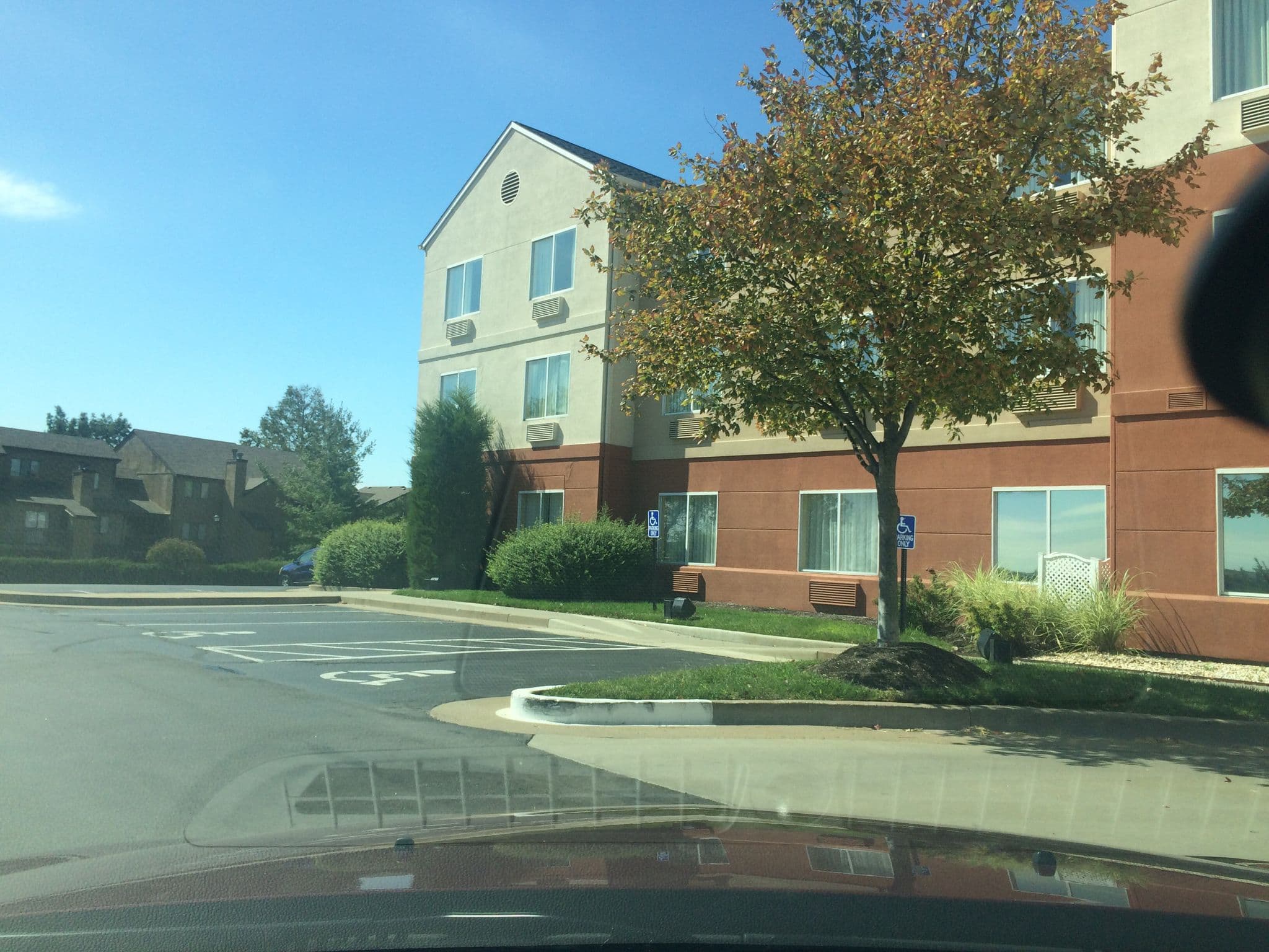 Street view near Baymont by Wyndham Saint Charles, Saint Charles — © pdgoodman (CC BY-SA · Mapillary)