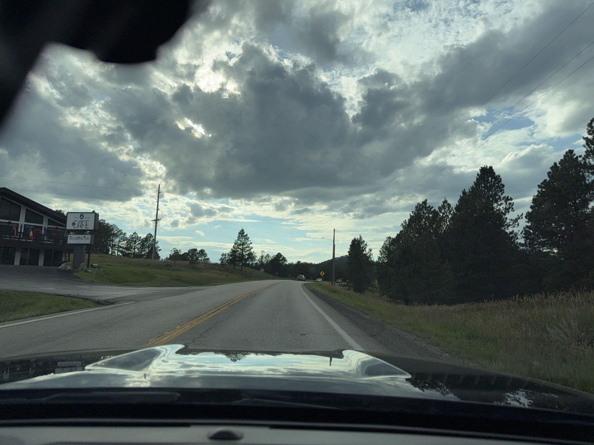 Street view near Bavarian Inn, Custer — © whitecotton (CC BY-SA · Mapillary)