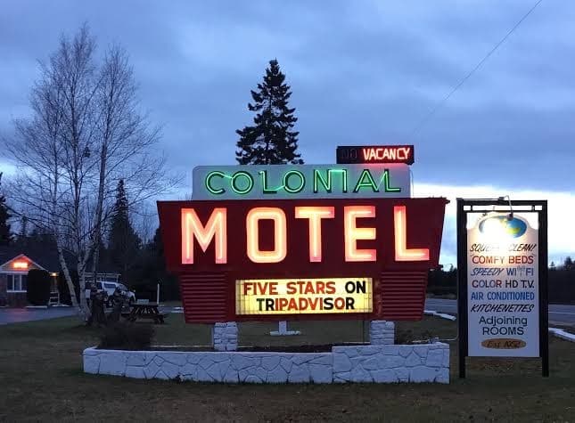 Colonial Motel, Motel in Manistique
