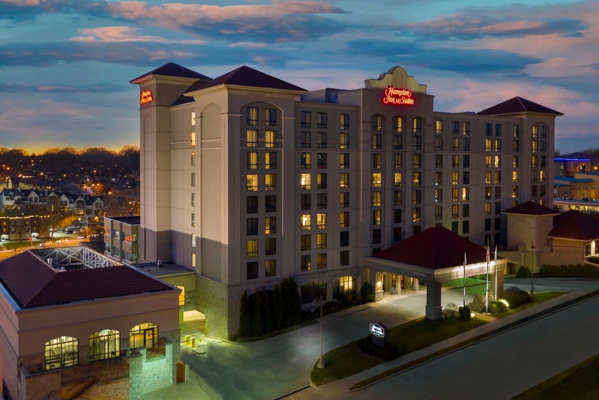 Hampton Inn & Suites Kansas City Country Club Plaza, Hotel in Roeland Park