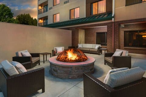 Courtyard by Marriott Chicago Bloomingdale, Hotel in Carol Stream