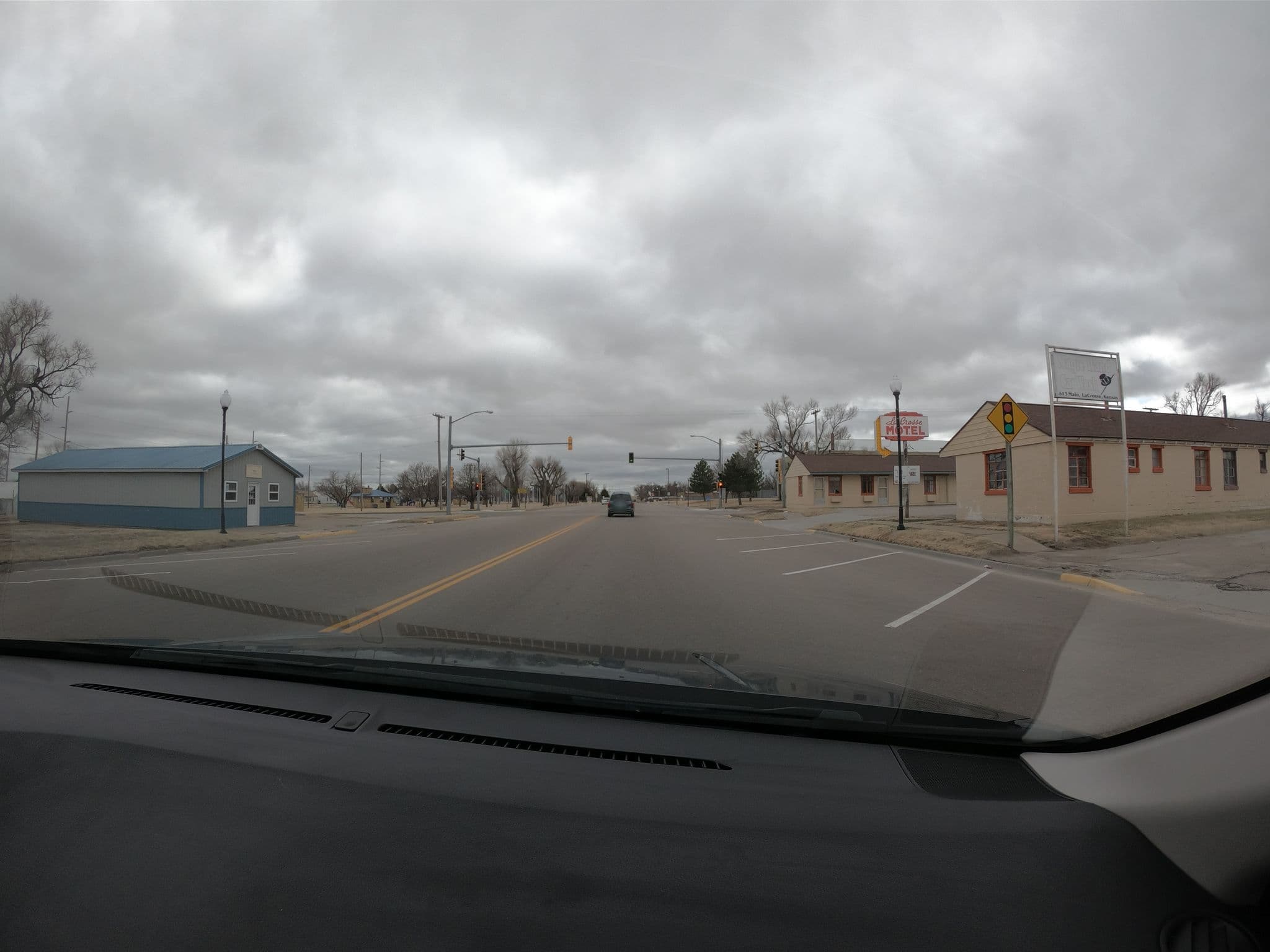 Street view near La Crosse Motel, Hays — © toebee (CC BY-SA · Mapillary)