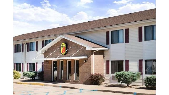 Super 8 by Wyndham West Plains, Motel in West Plains