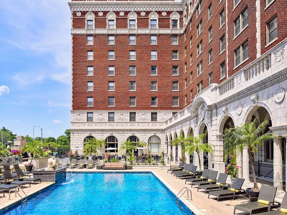 The Royal Sonesta Chase Park Plaza St. Louis, Hotel in University City