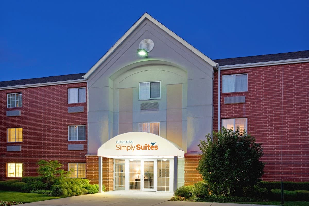 Sonesta Simply Suites Chicago Naperville, Hotel in Warrenville