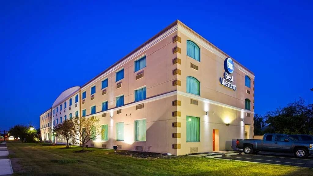 Best Western Airport Inn & Suites Cleveland, Hotel in Brook Park