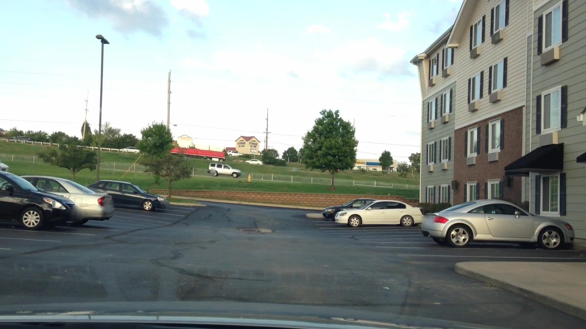 Street view near WoodSpring Suites, Liberty — © lvl5 (CC BY-SA · Mapillary)