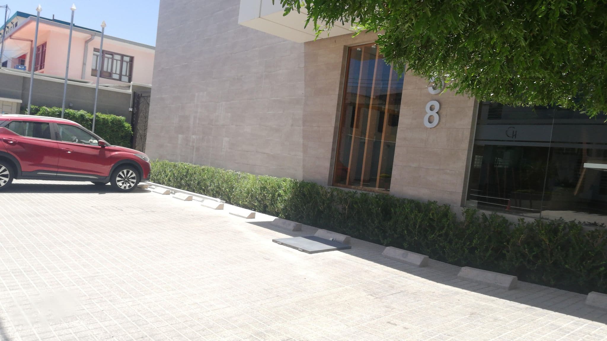 Street view near Catena Hotel, Cochabamba — © jjiglesias (CC BY-SA · Mapillary)