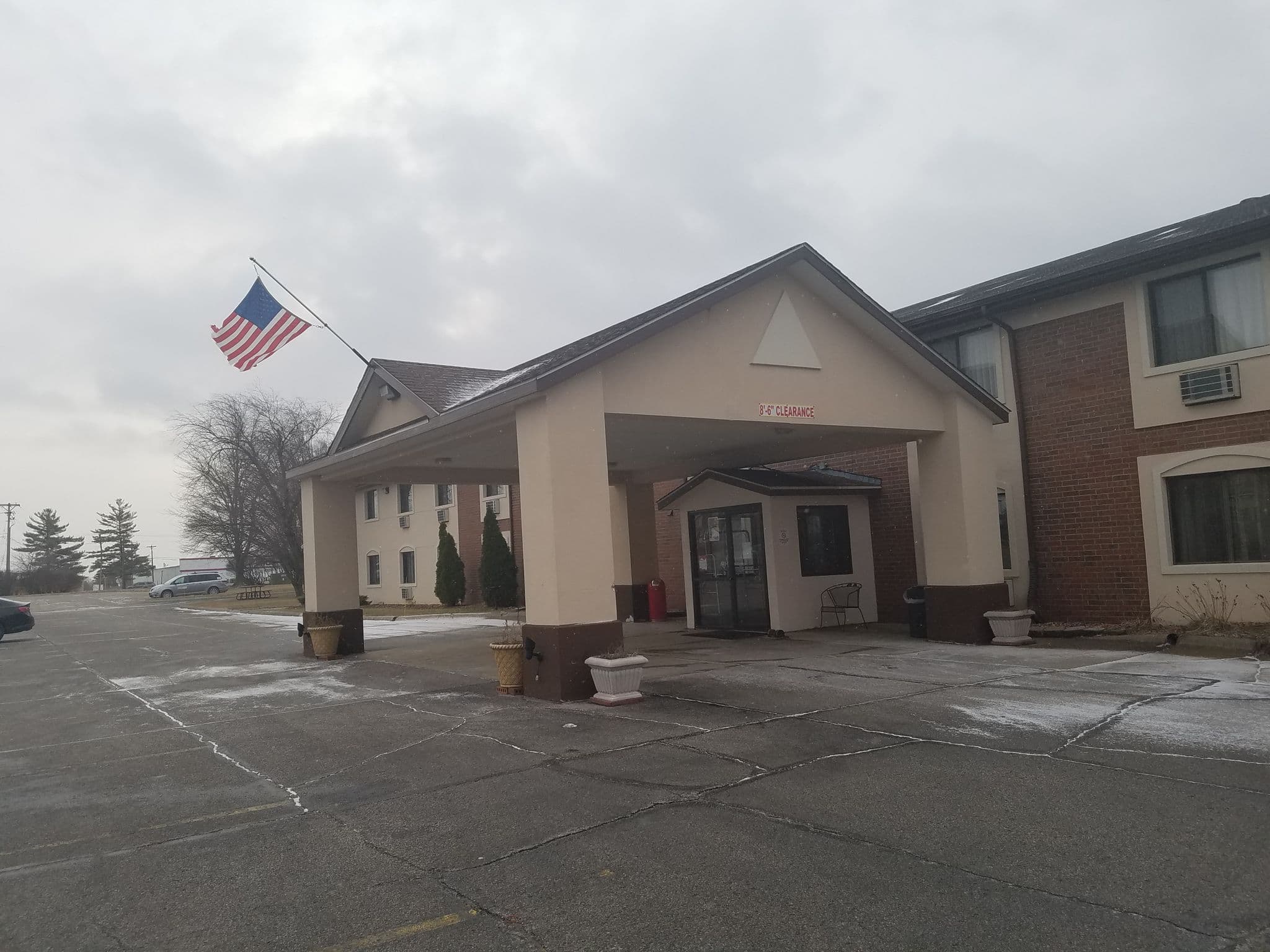 Street view near Quality Inn & Suites, Ottumwa — © jbthemilker (CC BY-SA · Mapillary)