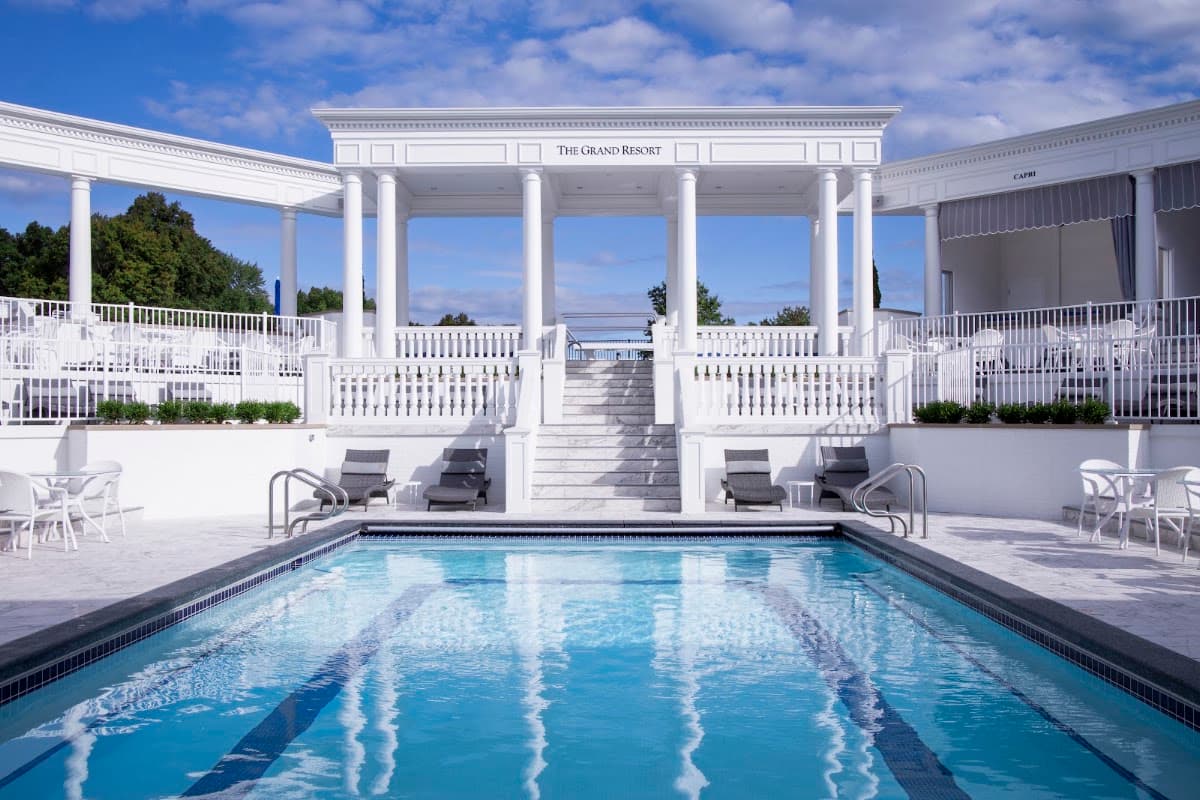 The Grand Resort, Hotel in Howland Center