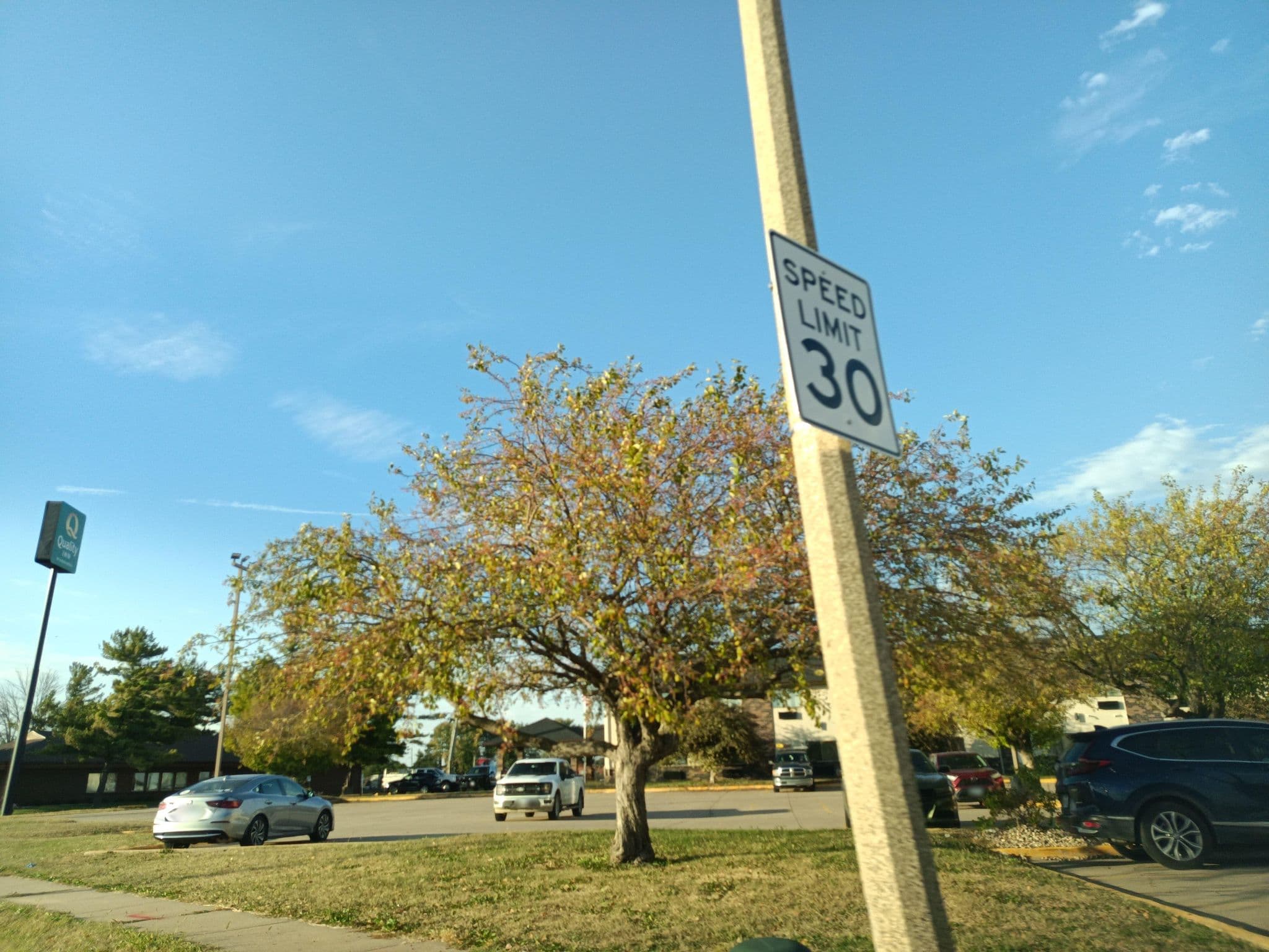 Street view near Fairfield Inn & Suites, Galesburg — © apmwa (CC BY-SA · Mapillary)