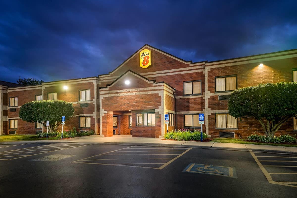 Super 8 Elgin, Motel in West Dundee