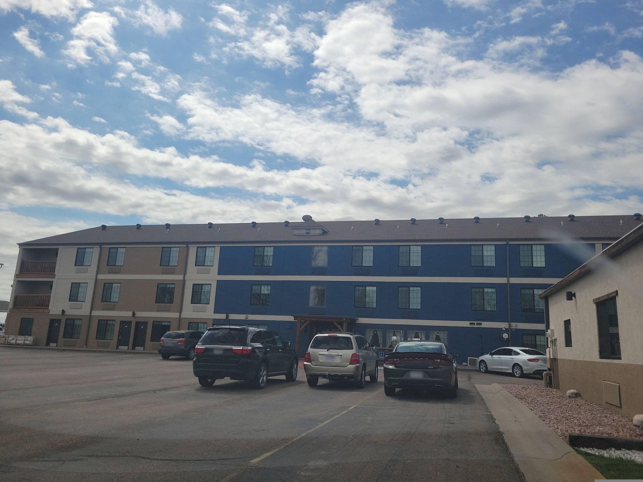 Street view near Comfort Inn & Suites, Ogallala — © Montrose_Lyle (CC BY-SA · Mapillary)