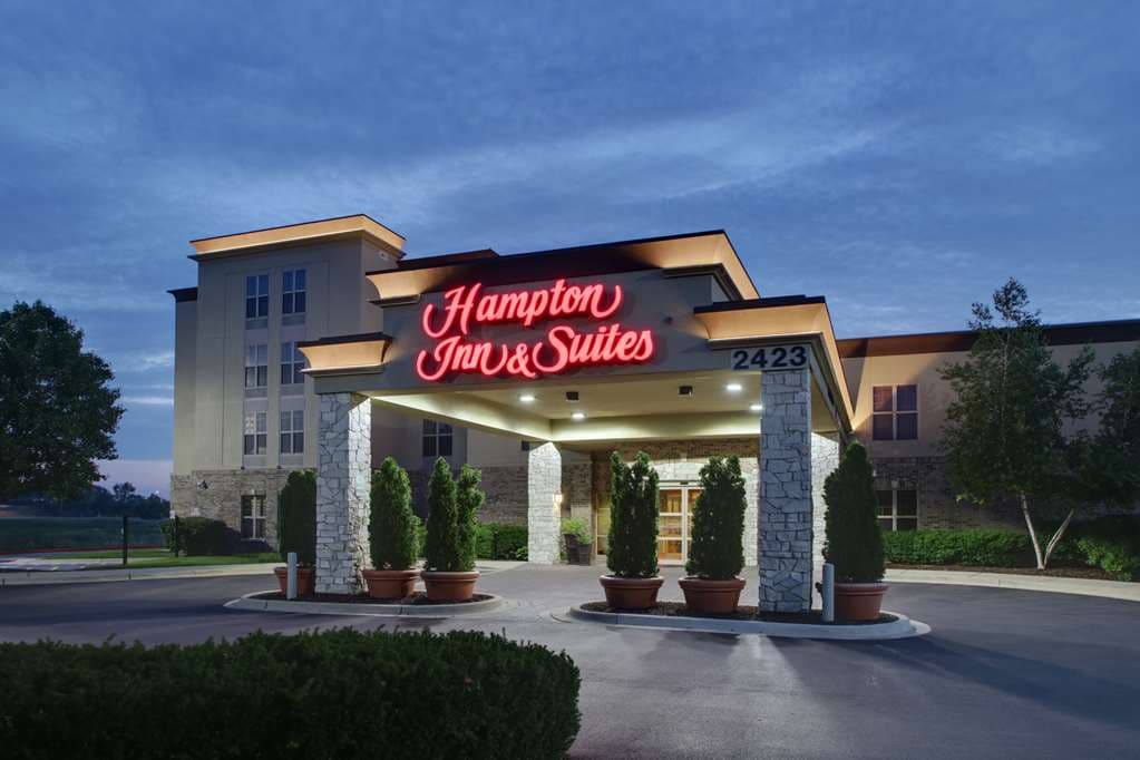 Hampton Inn & Suites Chicago/Aurora, Hotel in Prestbury