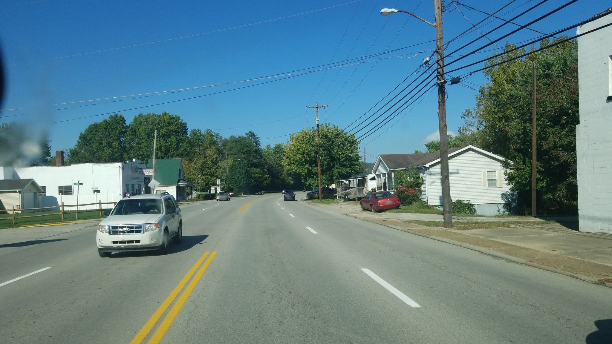 Street view near McCann’s Motel, Maysville — © jbthemilker (CC BY-SA · Mapillary)