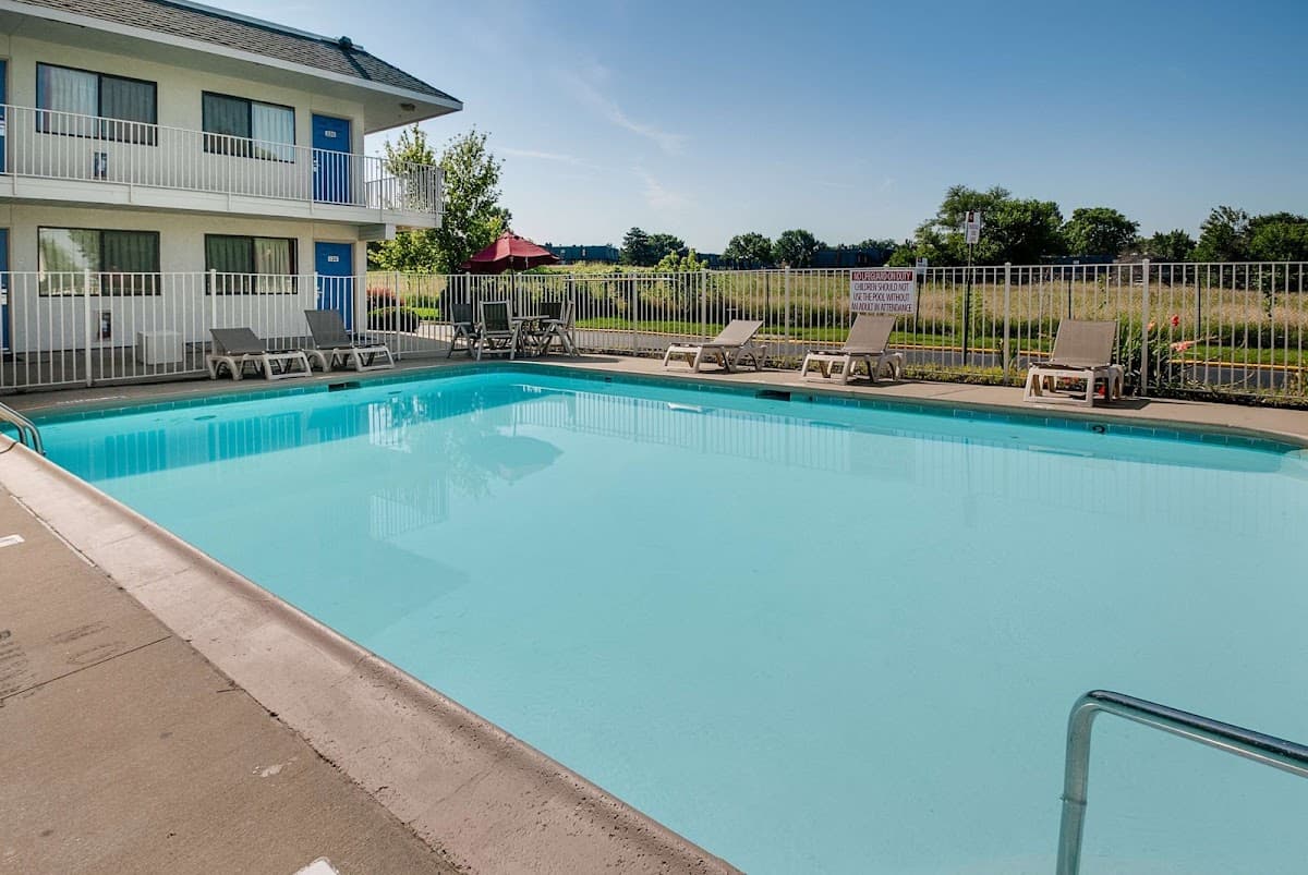 Motel 6 Lenexa, KS - Kansas City Southwest, Motel in Lenexa