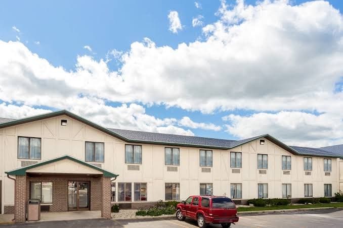 Delavan Inn and Suites, Motel in Delavan