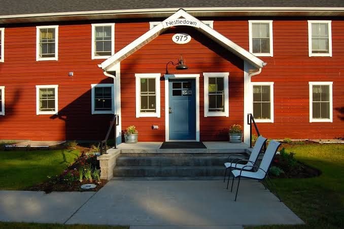 Nestledown Bed and Breakfast, Bed & Breakfast in Marquette