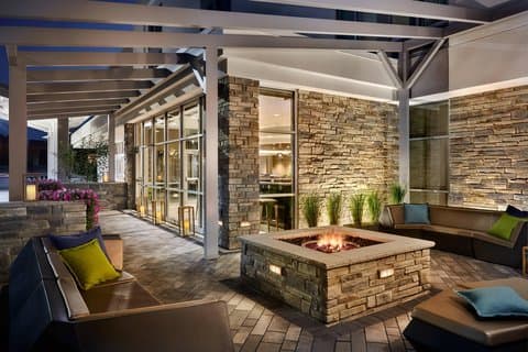 SpringHill Suites Cleveland Independence, Hotel in Seven Hills