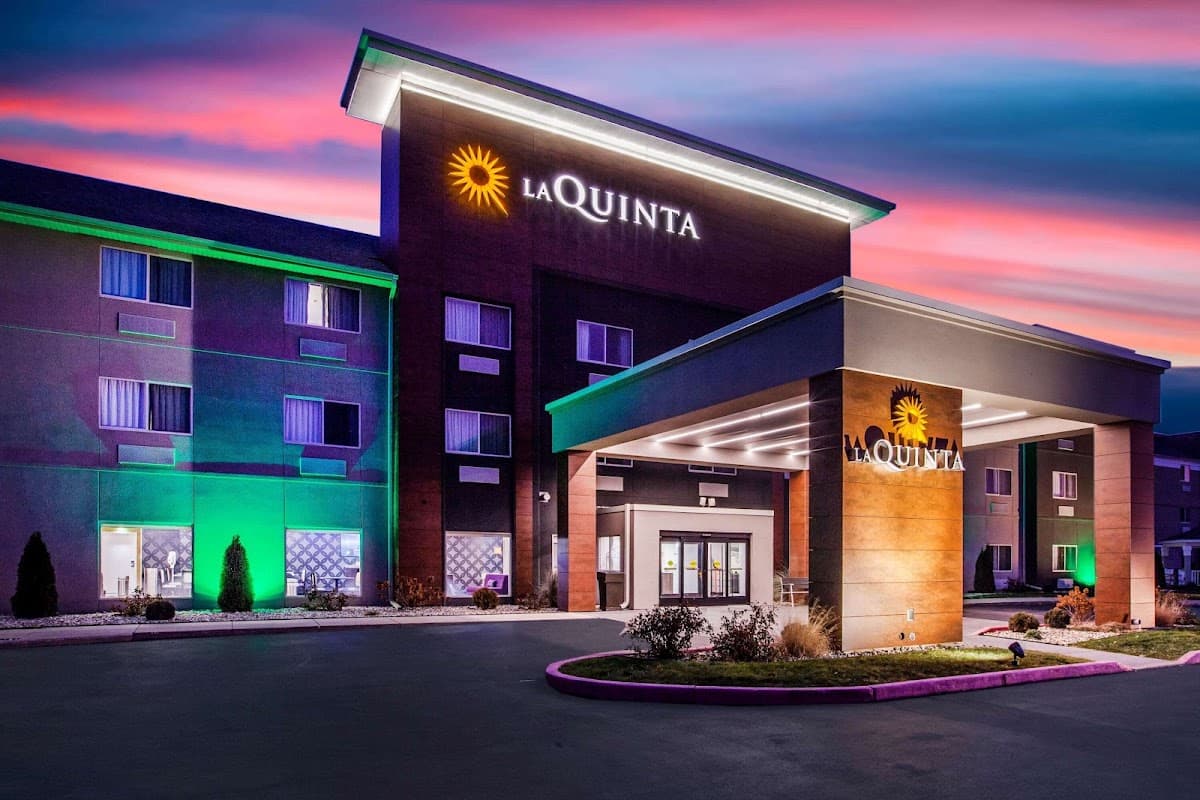 La Quinta Inn & Suites Elkhart, Hotel in Simonton Lake