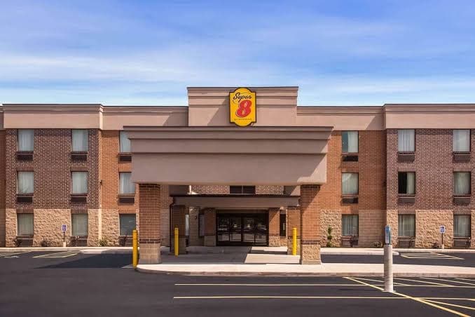 Super 8 by Wyndham St. Louis North, Motel in Pine Lawn
