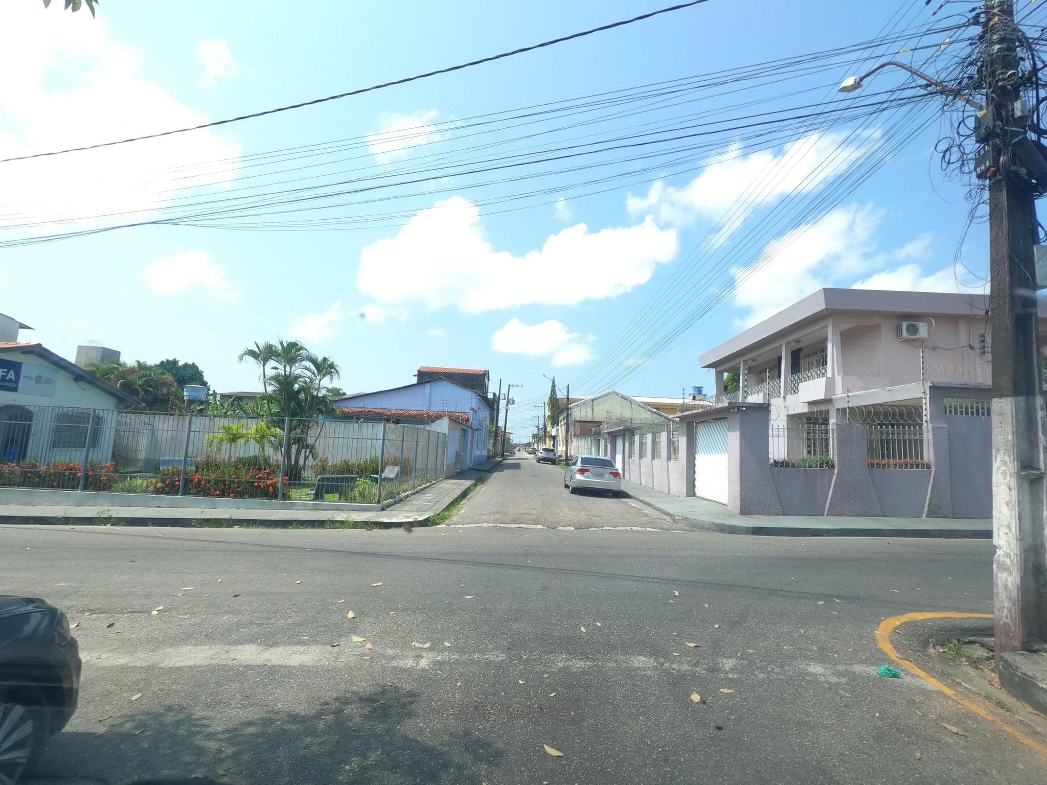 Street view near Alojamento da Universidade Federal do Pará;Centenário da Adesão de Bragança, Bragança — © MuitoAlemdasFronteiras (CC BY-SA · Mapillary)