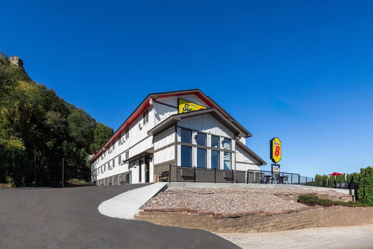 Super 8 by Wyndham Winona MN, Motel in Winona