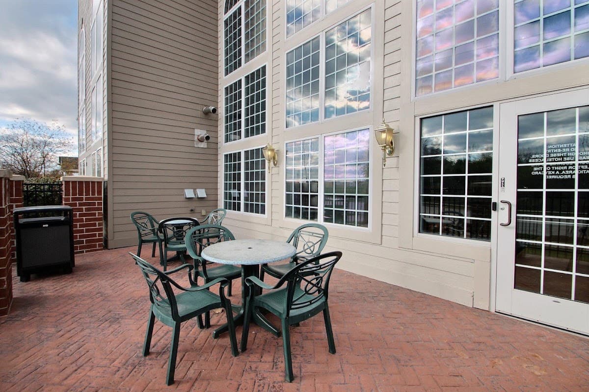 Holiday Inn Express & Suites - Milwaukee Airport, Hotel in Greendale