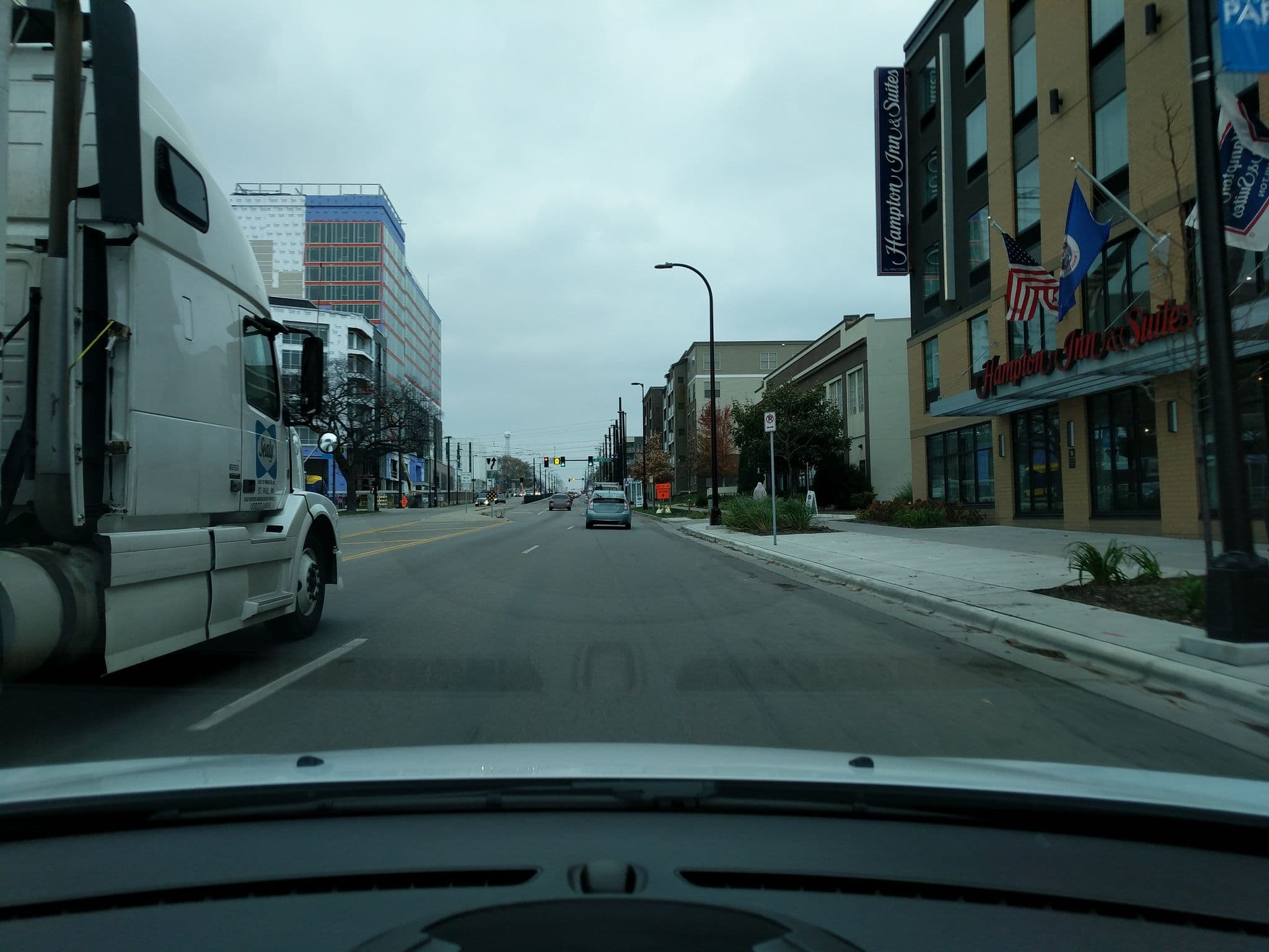 Street view near Hampton Inn & Suites, Lauderdale — © iandees (CC BY-SA · Mapillary)